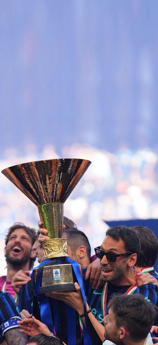 algraande's tweet photo. @MIL__209 @Abdulla_Albader وين اللي كان بينافس الانتر وبياخذ الدوري عليه ؟ https://t.co/OiRrtRRuBN