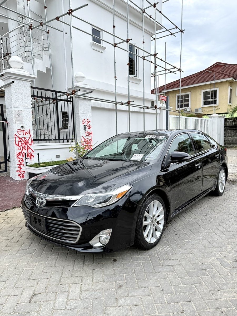 drizzyfbg's tweet photo. Toks 2013 Toyota Avalon XLE Premium in Pearl Black on black interior, super clean no fixes
#avalon https://t.co/QpYGlIkN98