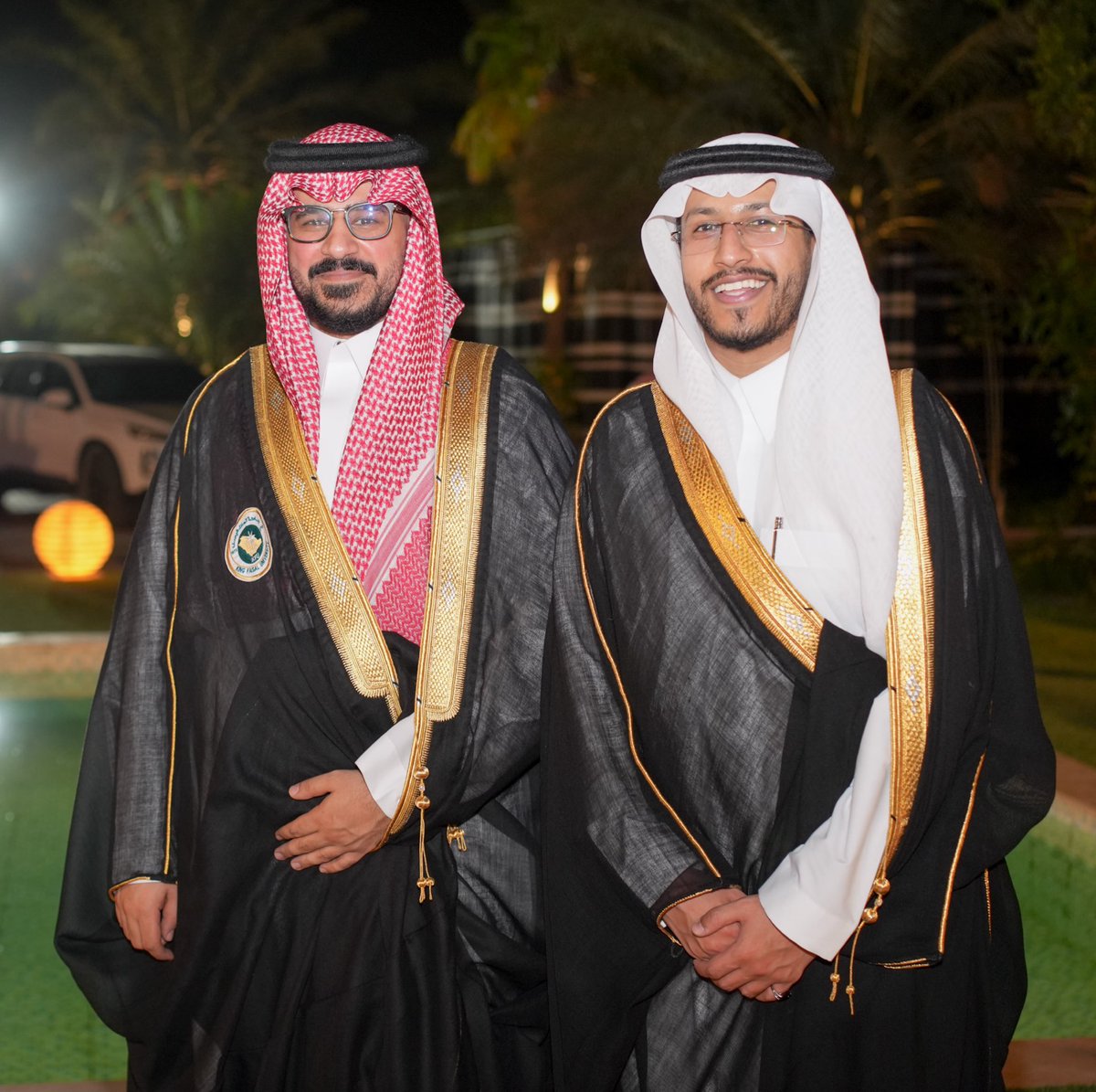 3zamB's tweet photo. وفي هالفرحة، أول شكر بعد الله لأغلى إنسانة وملهمة نجاحاتي: أمي الغالية، اللي كان دعاؤها ورضاها سندي في كل خطوة، وكانت سبب كبير بعد الله في وصولي لهاليوم.

وأشكر صديق الرحلة وكل المراحل، الدكتور علي العمير، اللي كان أخ وصديق ورفيق درب، ووجوده ودعمه كان له أثر كبير في هالمسيرة. 🤍 https://t.co/C4hOaEXdX4