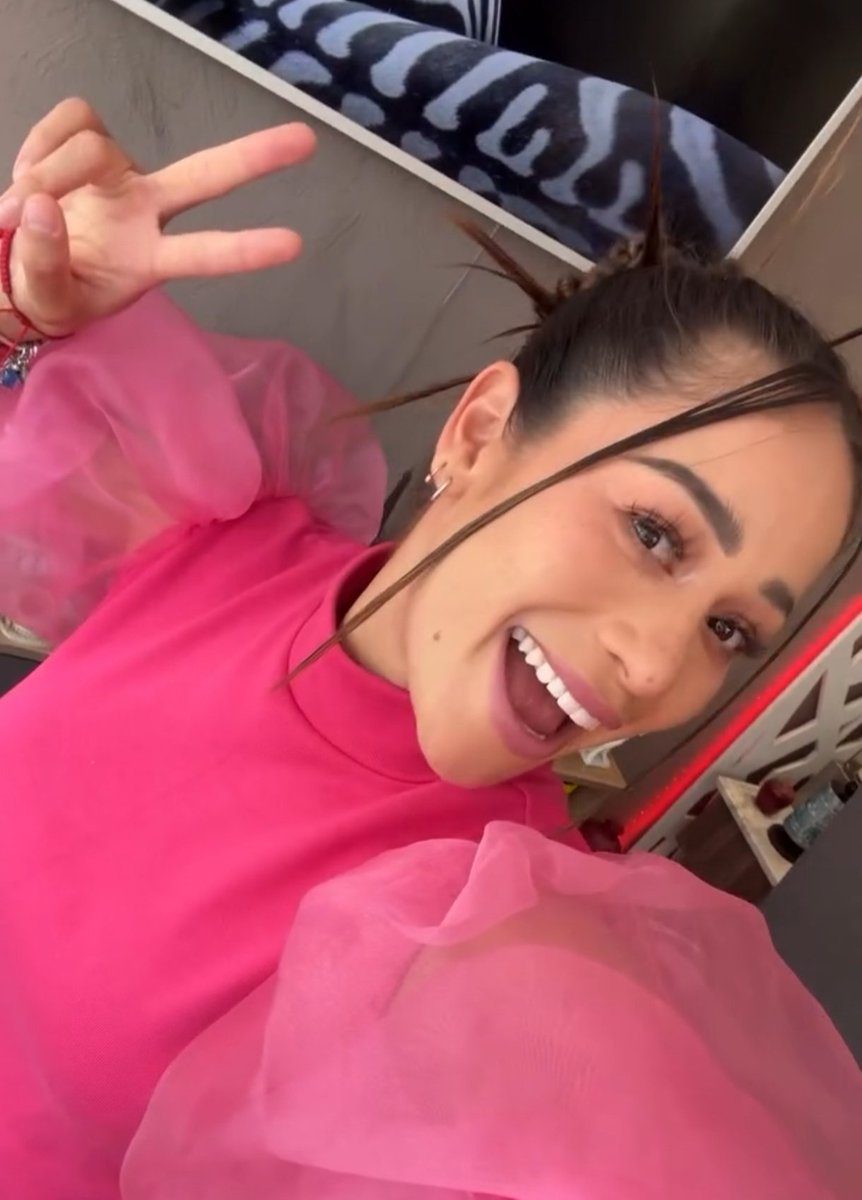 Sara 🤠💜 tweet media