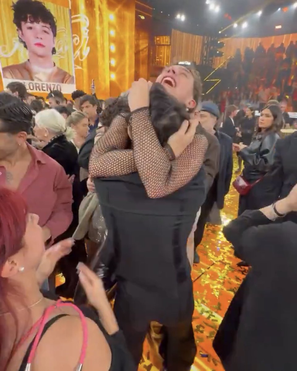 ilaaria22's tweet photo. daniele c'è stato nel momento peggiore di alessio 
e sempre daniele c'è stato nel momento migliore di alessio.
sempre insieme ❤️‍🩹. https://t.co/OuSPrjLtGk