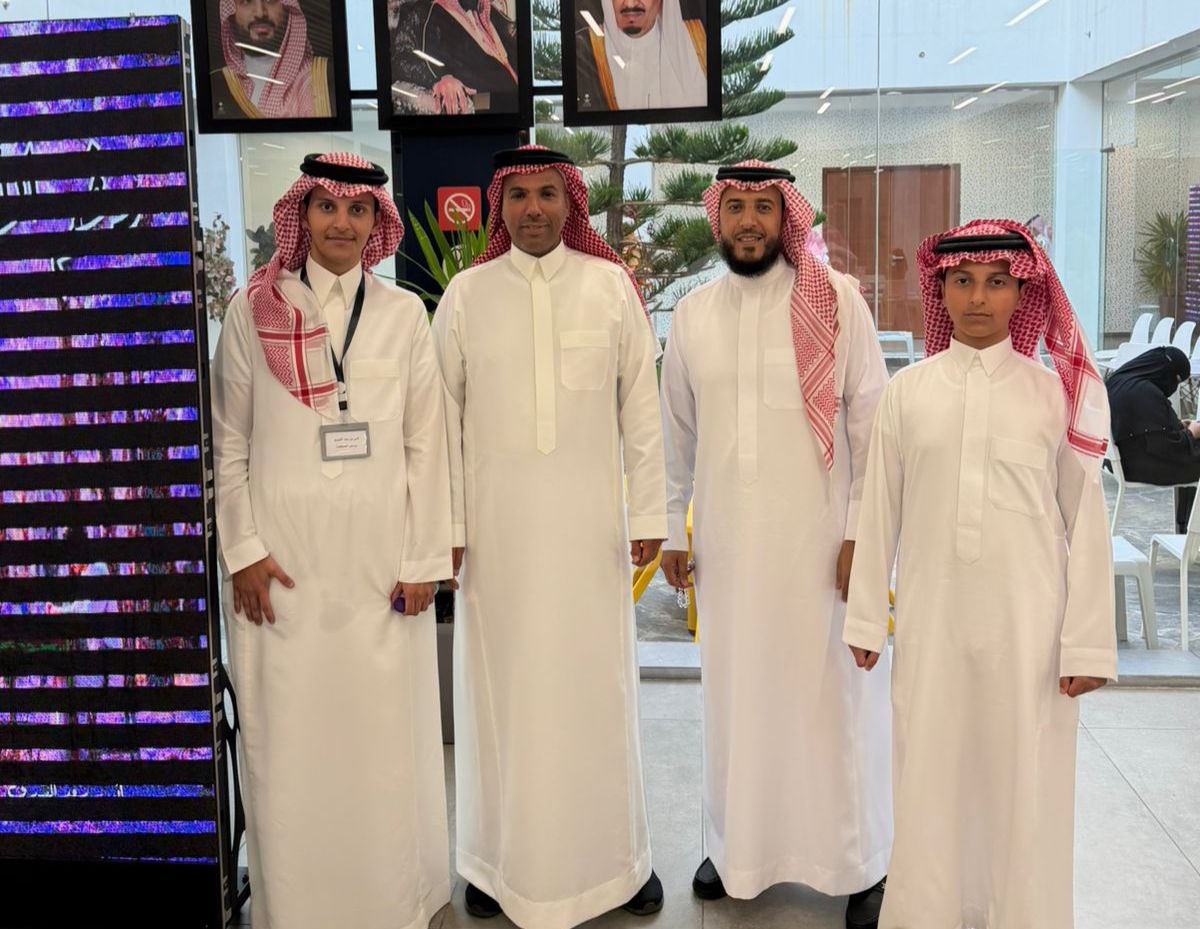 sumo_media's tweet photo. تدشين كتاب #رغم_الألم” في #بيت_الثقافة_بأحد_رفيدة برعاية #الامير_تركي_بن_طلال للكاتب #أنس_بن_سعد_الشهري، وذلك بحضور نخبة من المثقفين والمهتمين بالشأن الأدبي والثقافي
#سموالاعلامي
#هاوي https://t.co/ngQv9keU31