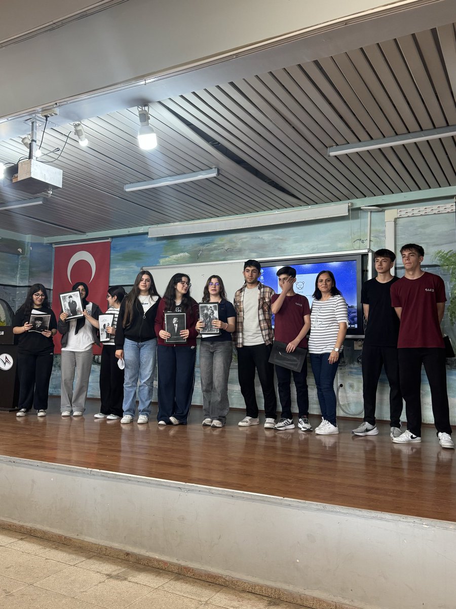 svaafl's tweet photo. Okulumuzda 19 Mayıs Atatürk’ü Anma, Gençlik ve Spor Bayramı’nı coşku ve gururla kutladık. Emeği geçen tüm öğretmen ve öğrencilerimize teşekkürler. 🇹🇷

@vali_zorluoglu 
@dbakirvalilik 
@sadoglu_salih 
@Diyarbakirmem 
@ErnezDemir
@SurMilliEgitim https://t.co/4E7zDN16yA