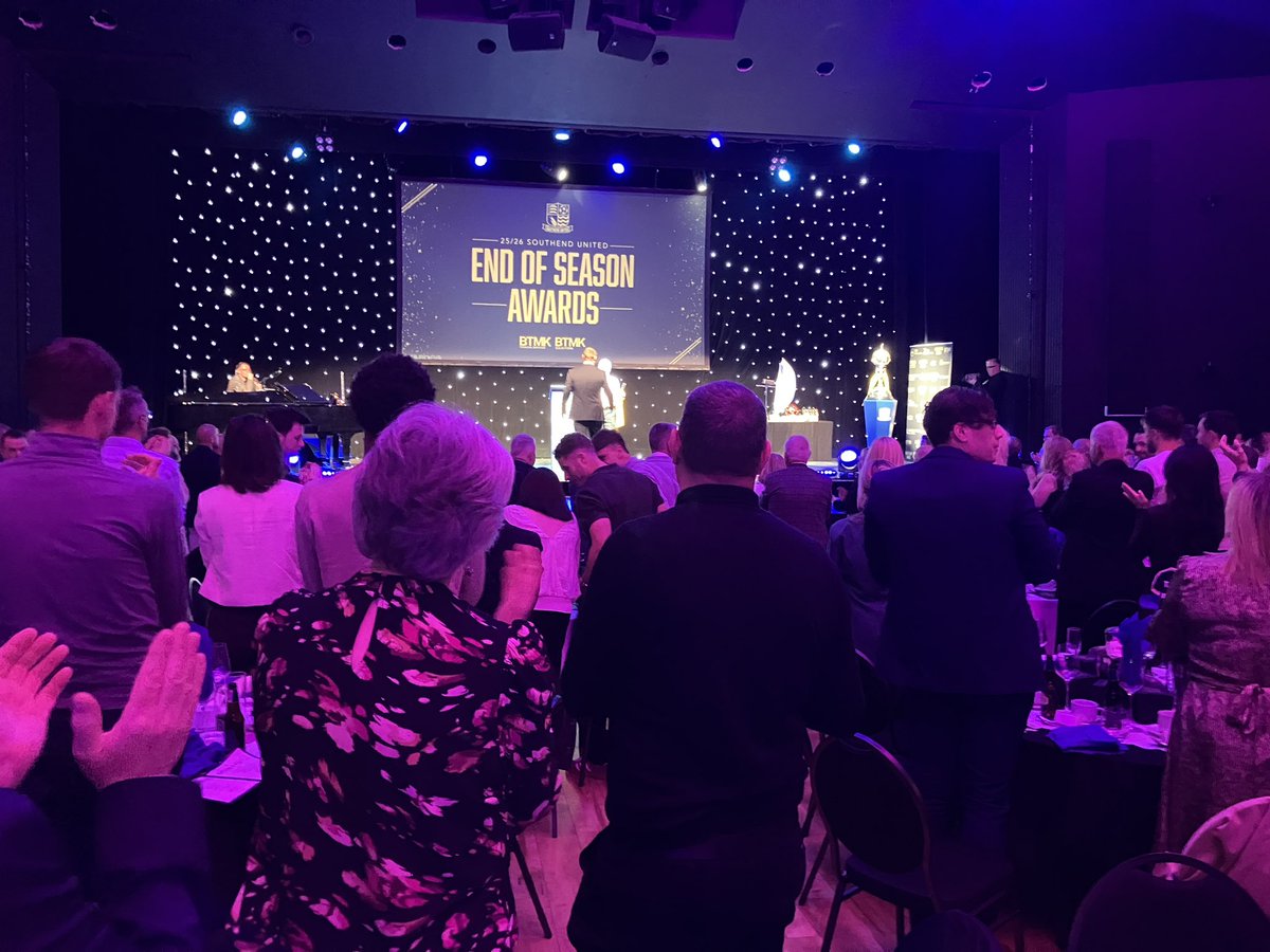 WMuggleton's tweet photo. A standing ovation for departing @SUFCRootsHall CEO Tom Lawrence 👏 

On the FA Trophy win: ‘I’ve been supporting the club since I was seven - it was great to see everything come together. I was just so thankful to be part of such a great success’ https://t.co/htpT6tY7TL