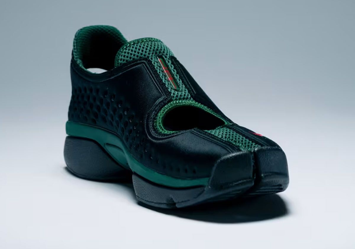 Sneaker News tweet media