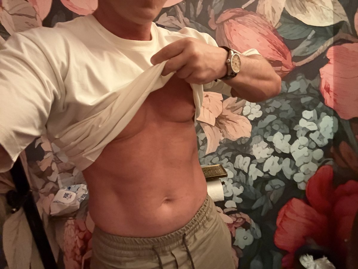 Konstantin ♌︎ tweet media