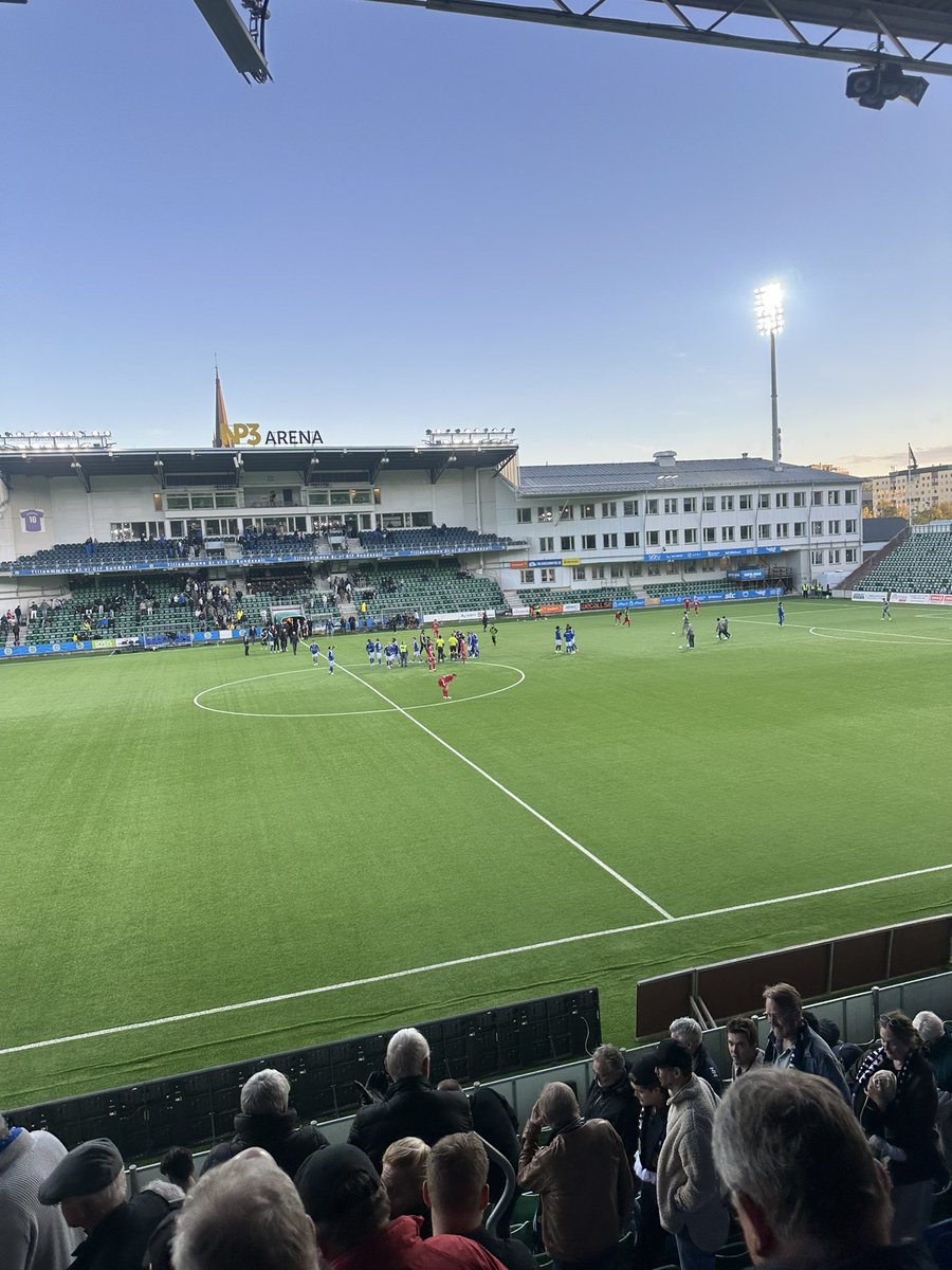 ILarsson97's tweet photo. Vändningen https://t.co/x85BApoRI8