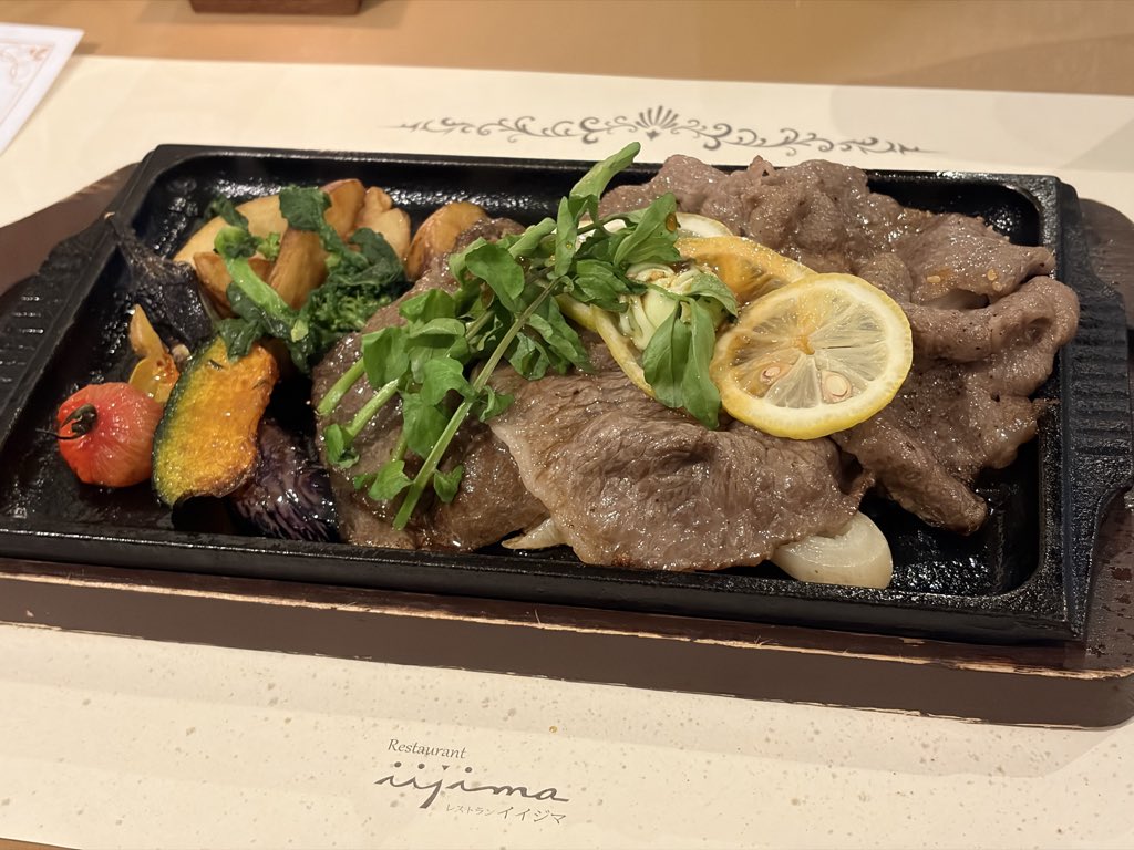 まつだ tweet media