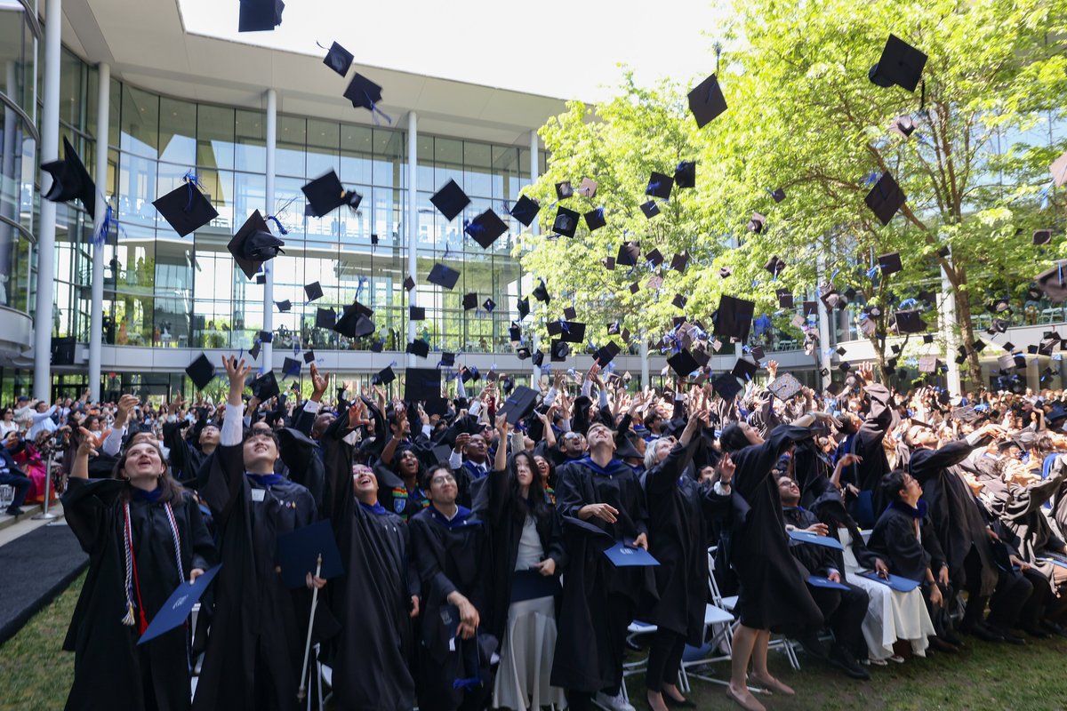 Yale School of Management tweet media