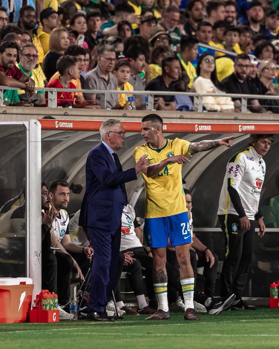 InsiderAlahli's tweet photo. 🚨🚨🚨 || عااااااااااجل و رسمياً :

الجنرال روجر ايبانيز متواجد ضمن قائمة منتخب البرازيل في كأس العالم القادمه 🇧🇷😍. https://t.co/WRTqRkkQ7Z