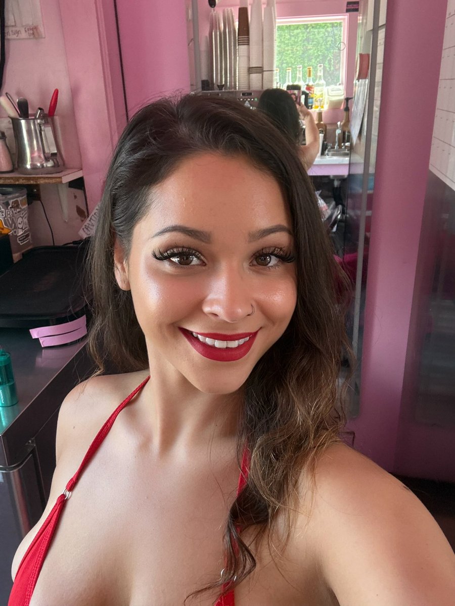 Lanie🌺 tweet media