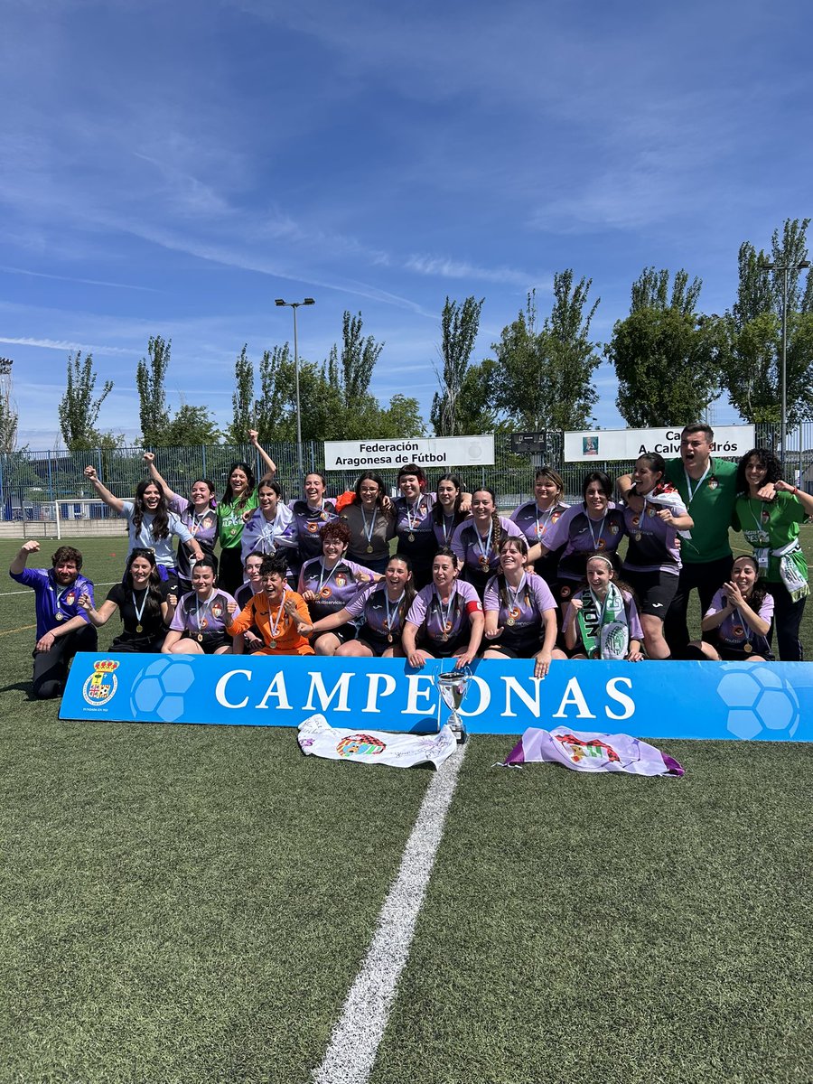 pedrolafuentem's tweet photo. ¡Cuántas veces he soñado con este momento!

Campeonas de Copa 💜🤍💜 https://t.co/CQYHA4y1bB