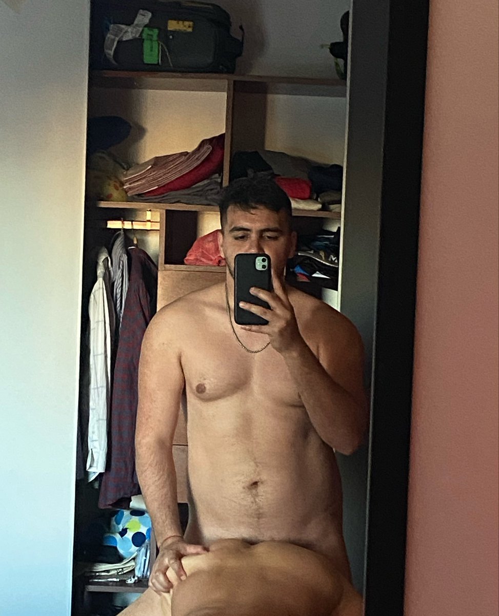 FrancoJu97's tweet photo. Con el novio de algún bobo 🫢 https://t.co/ksUb5xpuDE