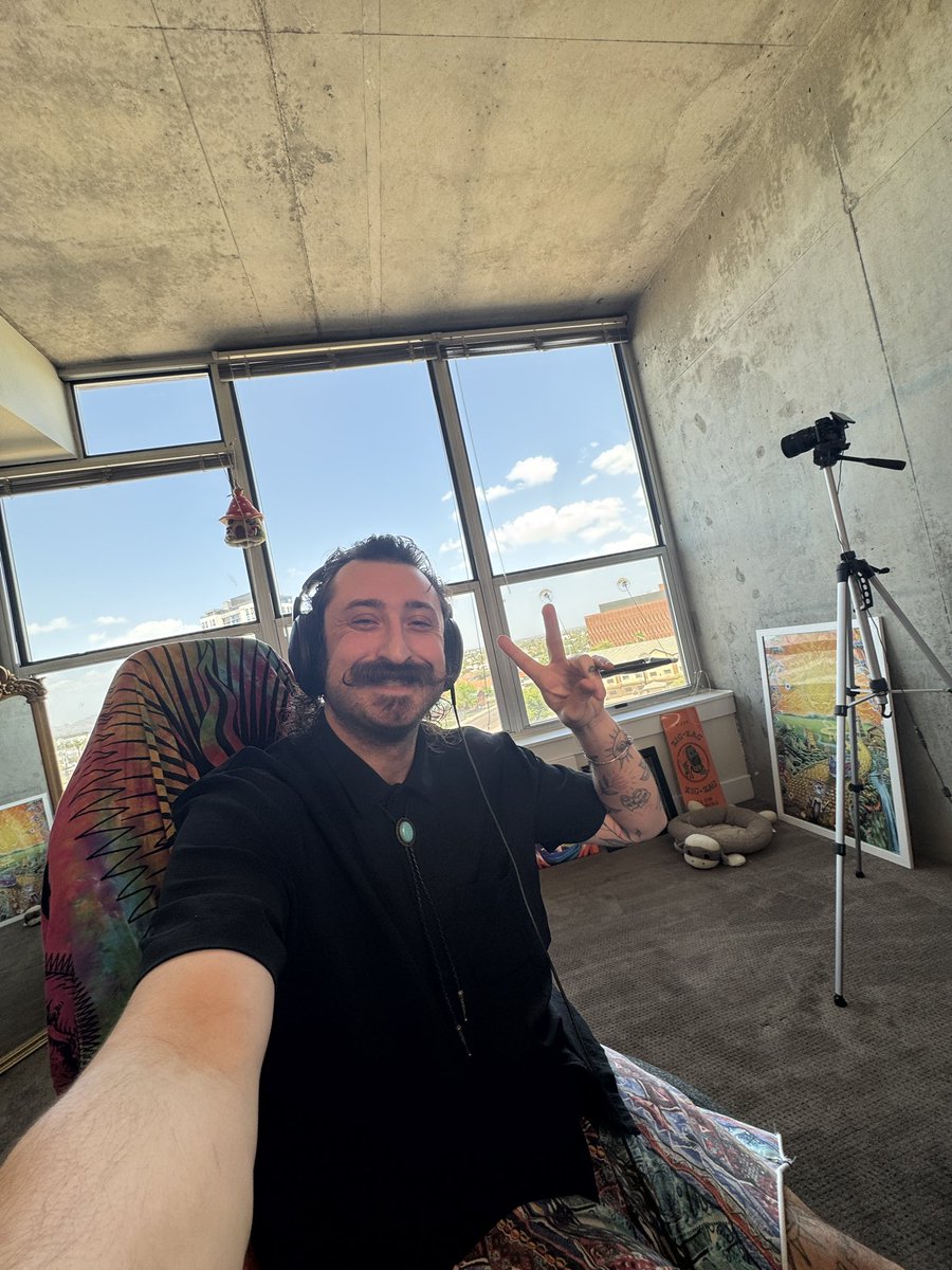The VibeDealer tweet media