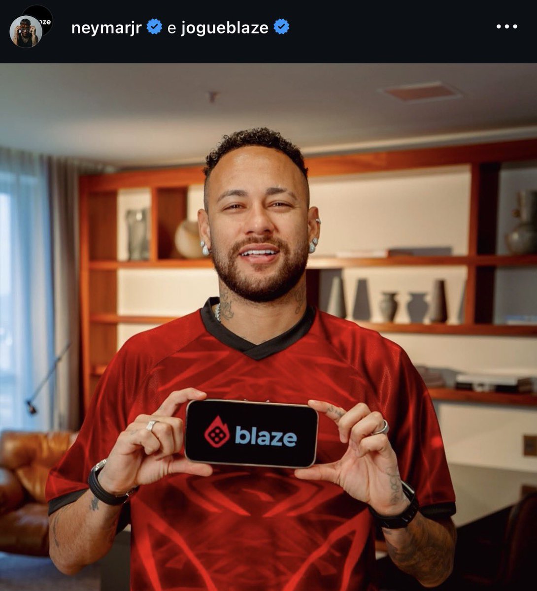 veehrdadeiro's tweet photo. aí vc abre o insta do neymar e o primeiro post fixado é esse tá passando fome https://t.co/pfSr1ZPtbr