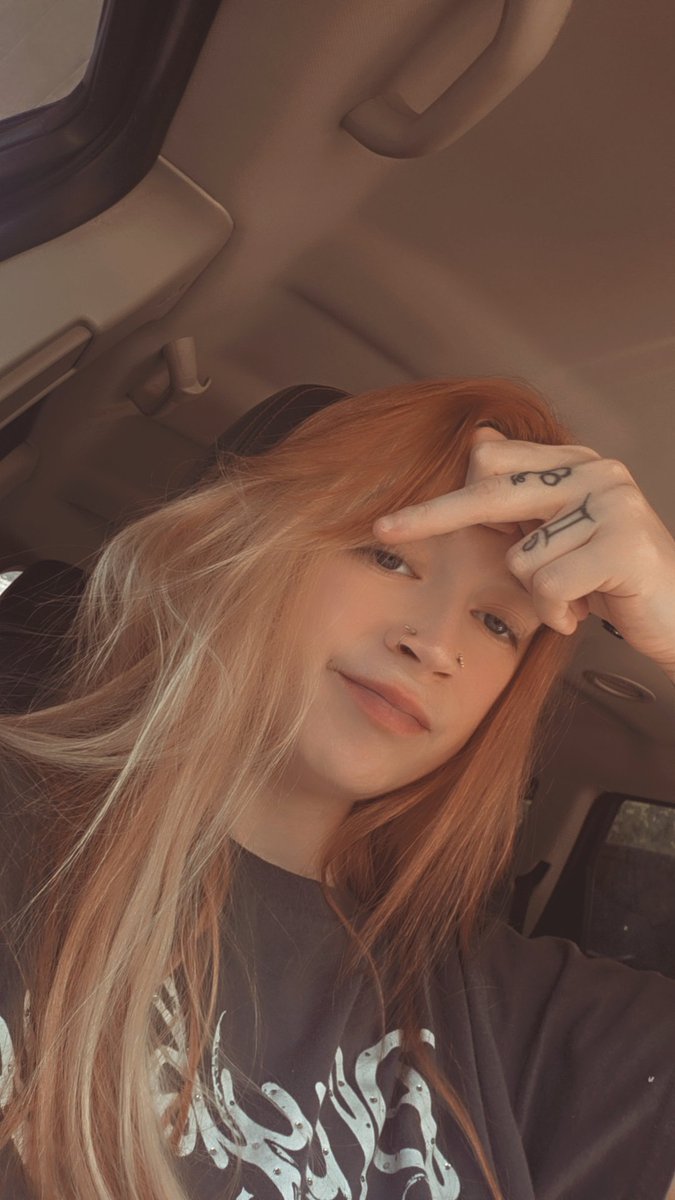 TaylorPati3361's tweet photo. Here to drain your wallet. Cough it up. 
#paypigs #findom #prettyalt 
#altgirl #walletdrainer #softgirl https://t.co/tgQdH21mLm