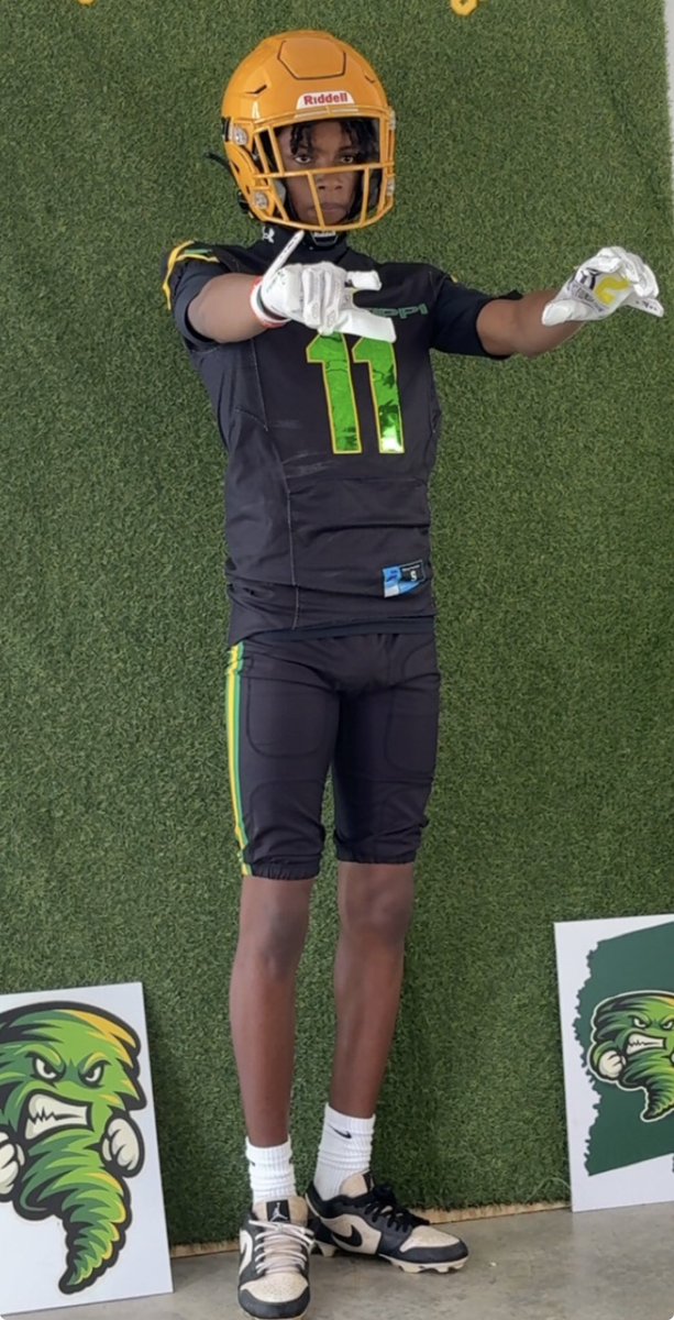 Dj_mccovery's tweet photo. Blessed to receive my first verbal OFFER
From TMCCC💛💚 @COACHBOLLING @coachRodTMCCC @CoachJusJones @RdaleGBFootball @GCMSportsAL @Alabama_Varsity @BamaHsfb @FCRecruits https://t.co/R7KTkiNXiQ