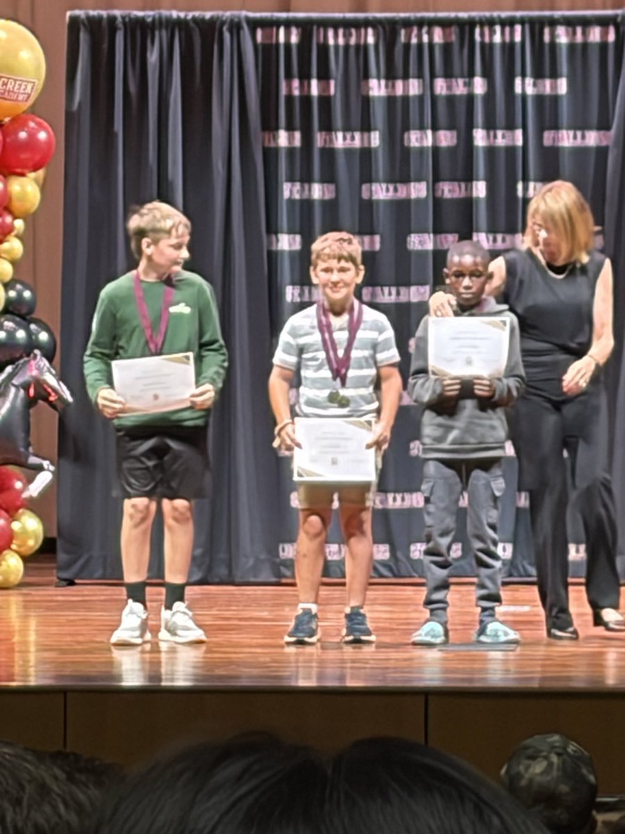Bags09's tweet photo. Honor Roll &amp; perfect attendance! https://t.co/t0a2j61HDO