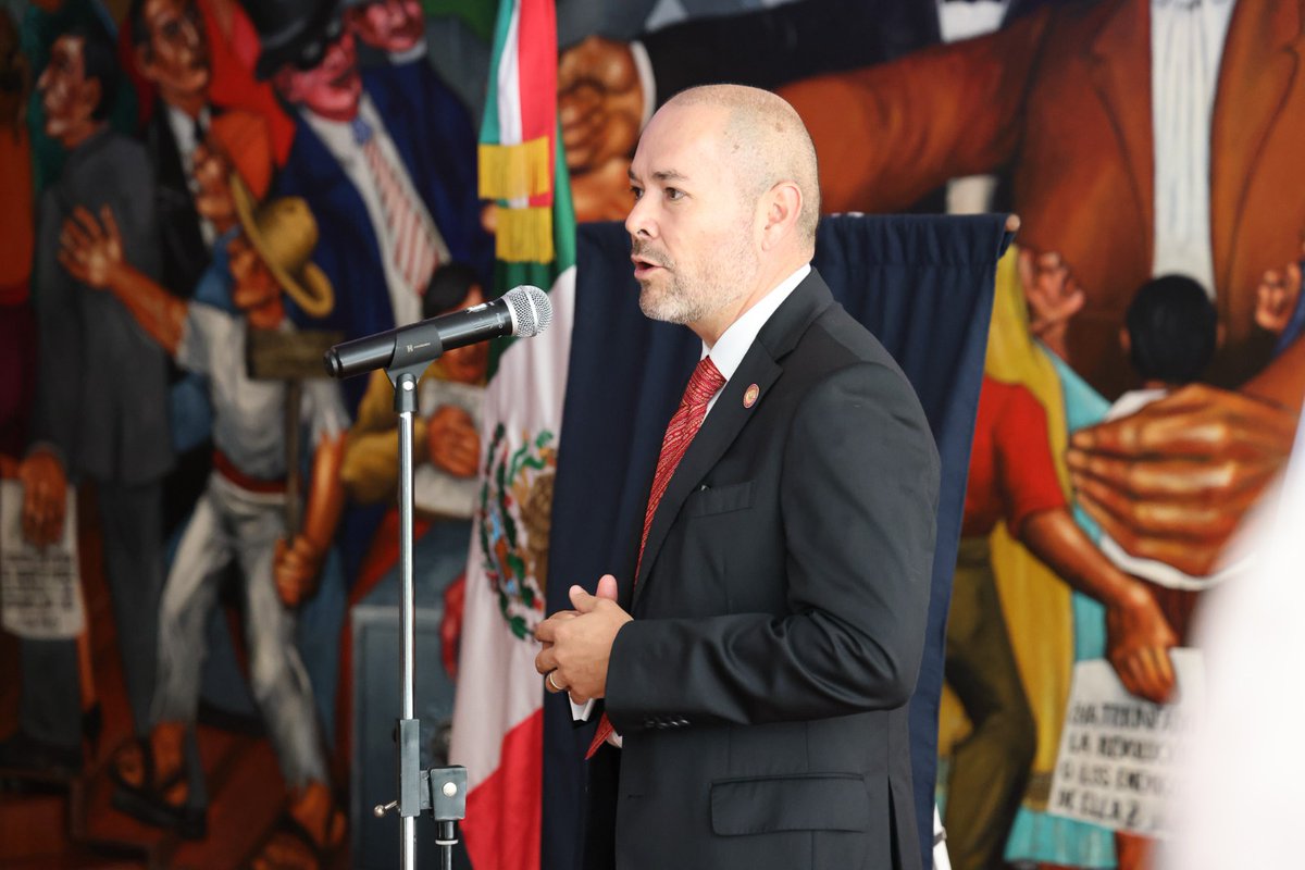 domingoruizl's tweet photo. 1/7
Hoy participé, como Presidente de la @AMDF4, en la develación de una placa conmemorativa al @TFJAMexico, con motivo de los 90 años de la Ley de Justicia Fiscal.

Un acto institucional, pero también profundamente significativo. https://t.co/jUZ9grFA9k