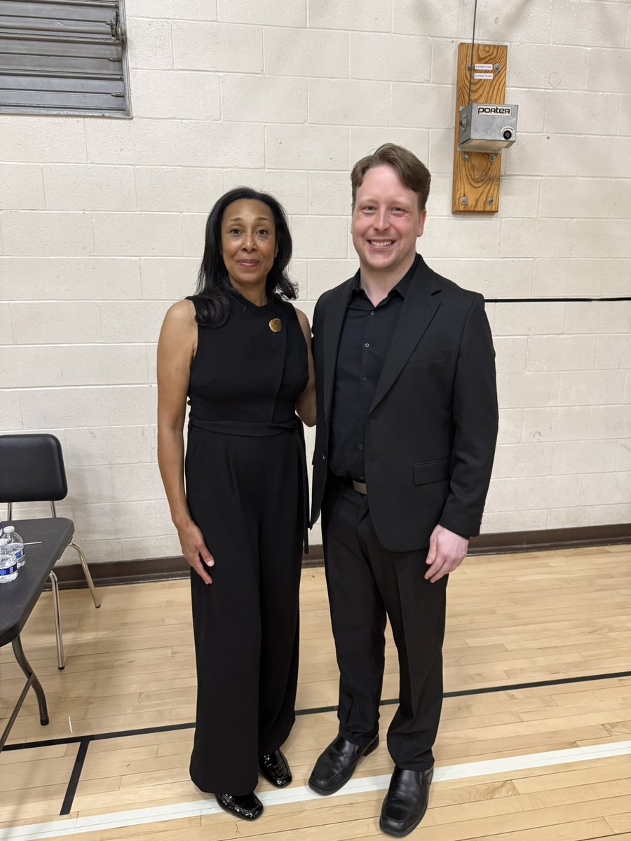 dbmegee's tweet photo. Wonderful to work with conductor Jeri Lynn Johnson @jerilynnejohnson who was the guest conductor of the @lancastersymphony . #lancaster #music #musician #symphony #classialmusic https://t.co/teUTilMw8f