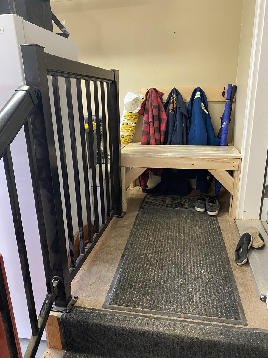SDobrostanski's tweet photo. The railing has been shortened and reinstalled. https://t.co/2FNkKQXMDv