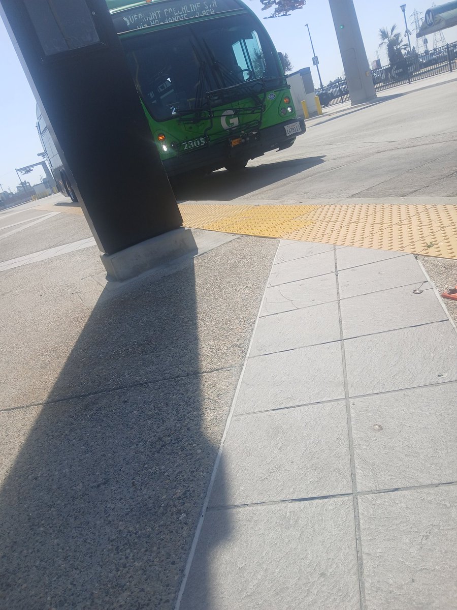 OzaphTkkar's tweet photo. @metrolaalerts this bus driver let's other people on his bus with a courtesy ride but the moment he sees my service dog I have to pay a dollar!!! https://t.co/ePG6oQxbnO