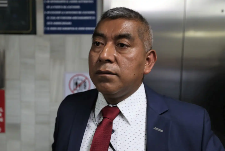LeninistaLuis's tweet photo. Mensaje a Rafael Curruchiche:
Sos un SERVIDOR PÚBLICO, tu sueldo lo pagamos nosotros. Tenemos derecho de pedirte cuentas de tu trabajo y tenés OBLIGACIÓN de responder. Que durante años te hayan defendido Consuelo Porras y sus cómplices no quiere decir que te mandés solo.
Ubicate. https://t.co/D4gBsKonxM