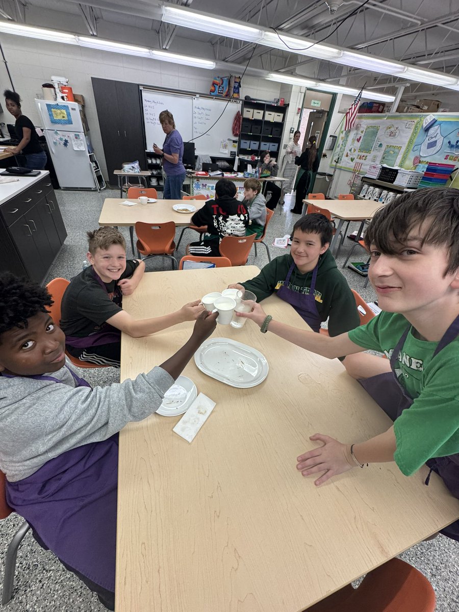 IndianTrailMS's tweet photo. Last week highlights; our PawPrint editors submitted their annual works to our archive department, 6th grade science work on their rollercoaster projects, cooking clubs ‘cheers’ over their cookies and E’layiah was our last scientist of the week with glow in the dark highlighters! https://t.co/ZPexzM0ieJ