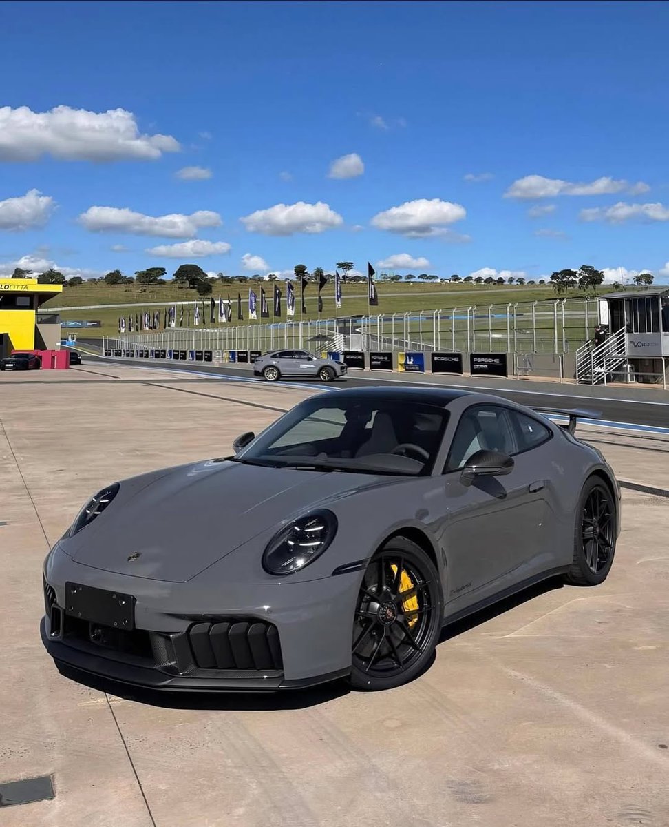 Throttle Cars tweet media