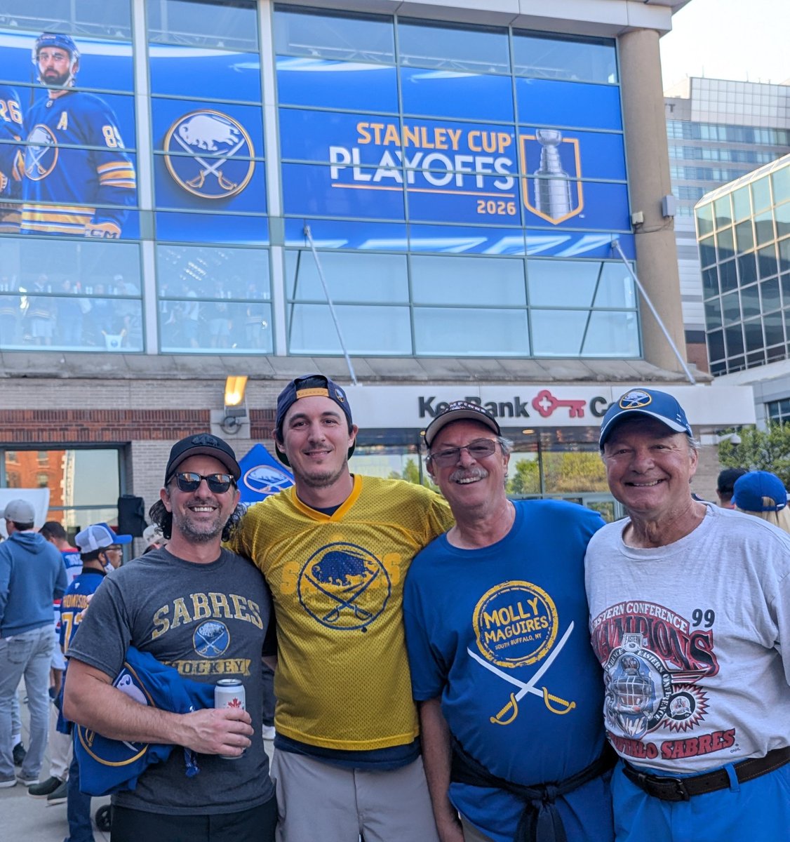 MichaelSchieber's tweet photo. Go Sabres. https://t.co/yBzGOJ3Tm9