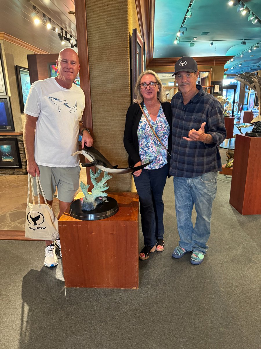 BeSharkZen's tweet photo. Didn’t expect to see a Shark Zen Great White in @Wyland's gallery.  

Sent in by a long-time customer.

#SharkZen https://t.co/n2spAMGcU8