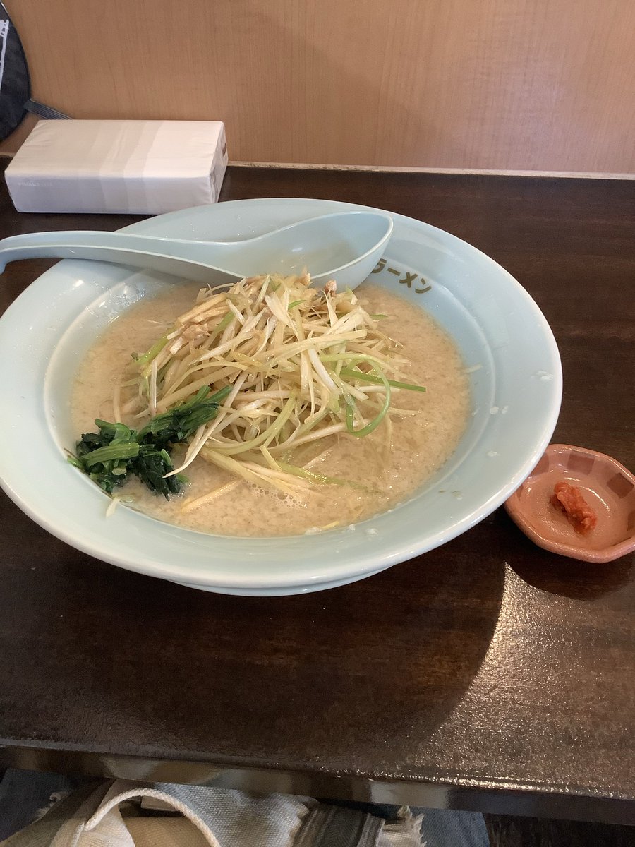 yang2_2's tweet photo. 梅雨の前の晴れ間みたいな見事な快晴の火曜日の朝は定番の
朝ネギラーメンネギダブルにしました。

#椿ラーメンショップ川北店
#朝ネギラーメンネギダブル
#３４杯目
#辛味
#カタメ薄め多め https://t.co/gLj7orxtTc