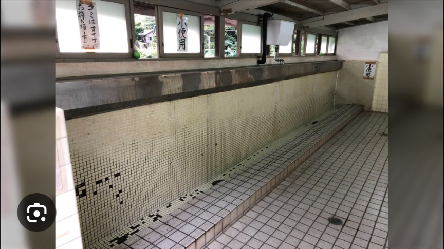 mahhy0122's tweet photo. ←アナログ男子トイレ
　　　　　　　　　→量子化されたデジタル男子トイレ https://t.co/Z0Z4271tiG
