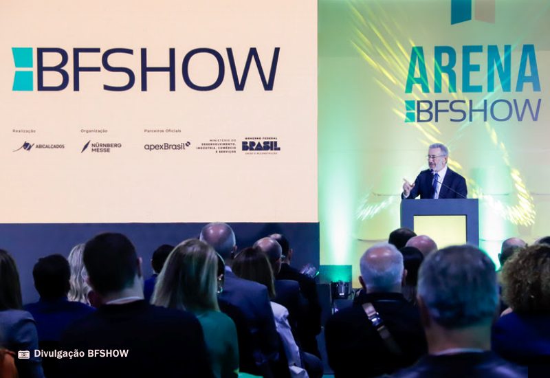 feiradenoticias's tweet photo. Abertura oficial da BFSHOW destaca força da indústria calçadista
🟣 A feira do setor calçadista acontece até quarta-feira, dia 20 de maio, no Distrito Anhembi, em São Paulo/SP.
Leia mais no site Feiras de Moda
🔛 https://t.co/f244HdU7be
#BFShow #SãoPaulo #Calçados #Feira https://t.co/nILlFJhbGu