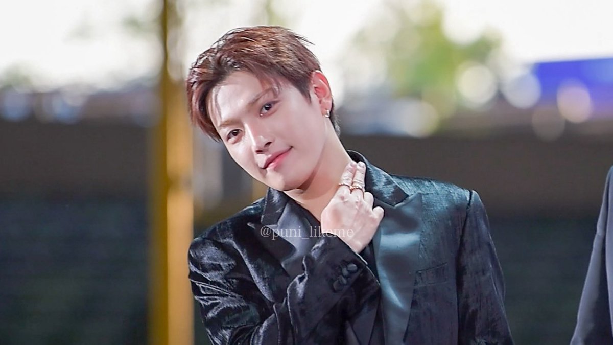 puni_likeme's tweet photo. 260515 260517 홍중
団体サイン会 ASEA2026

Adrenaline❤️‍🔥

#ASEA #ASEA2026 #ATEEZ #에이티즈  #アチズ #홍중 #hongjoong #ホンジュン #団体サイン会 #団サ https://t.co/0N0Tnw7pN5
