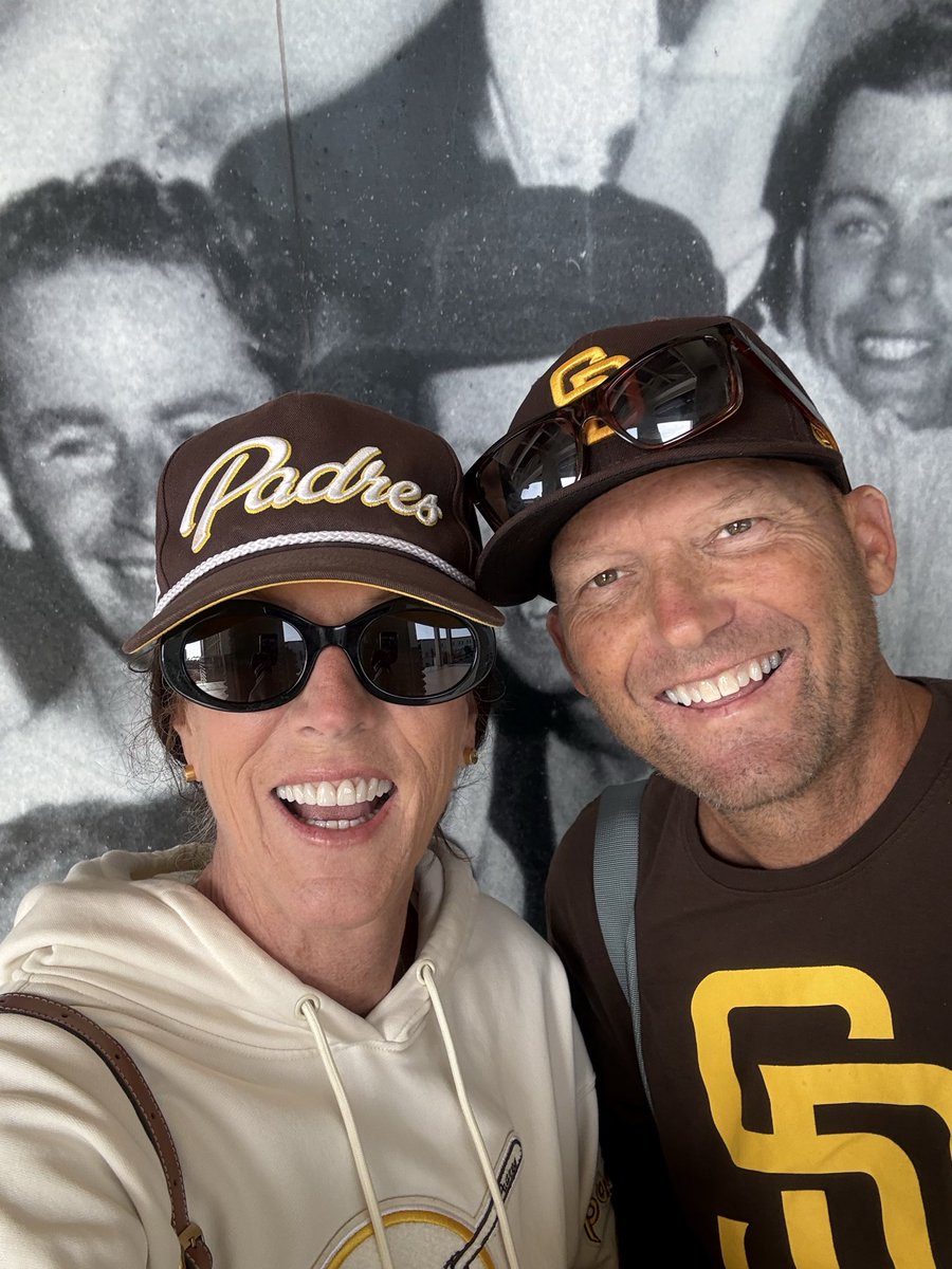 cjarchie's tweet photo. Reprezent the brown &amp; gold! 🤎💛 Let’s Go Padres!  #FortheFaithful https://t.co/UUCC4DqkqN
