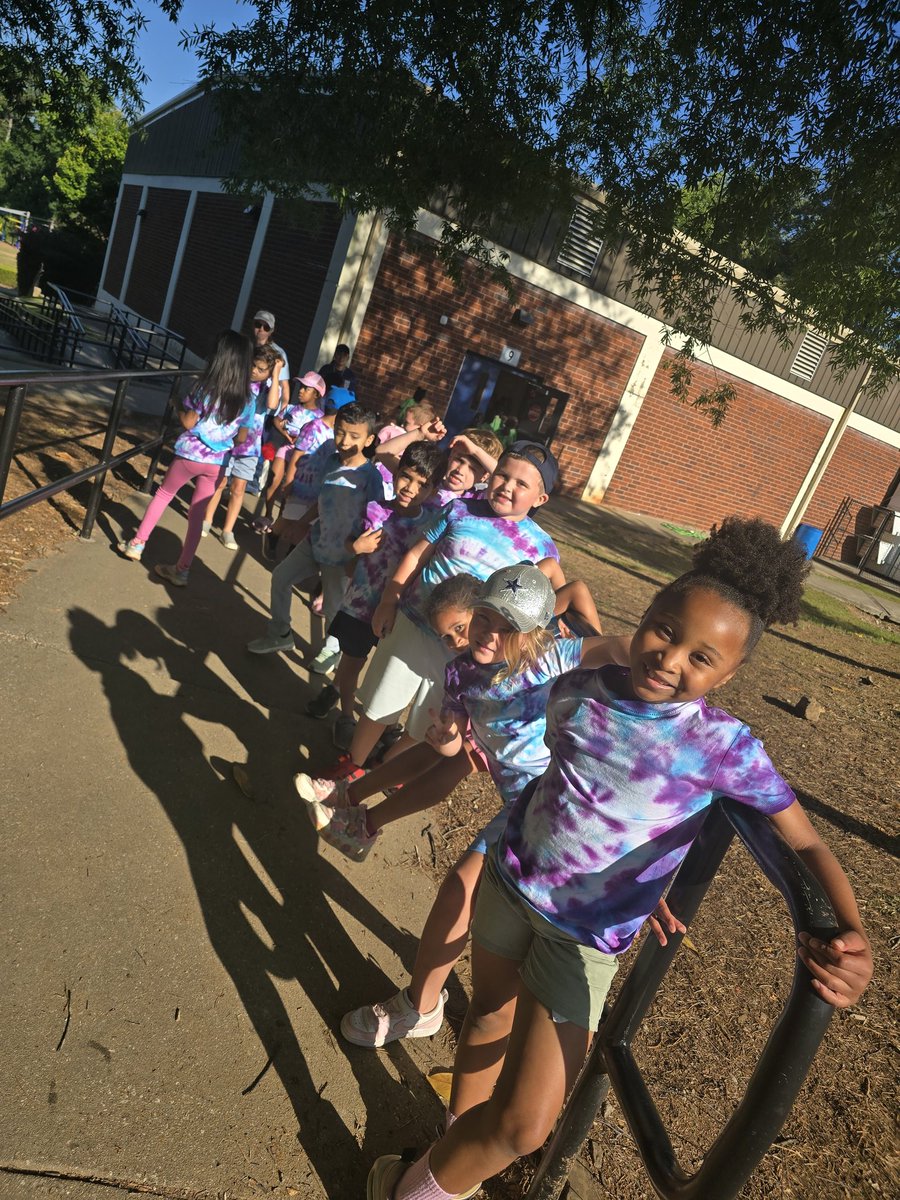 HPointPrincipal's tweet photo. @HighPointFCS field day was filled with smiles, teamwork, &amp; unforgettable memories!  Thank you to our staff, volunteers, &amp; families for helping make the day such a success. What an amazing way to celebrate the end of a fantastic school year! 🎉 #ElevatingExcellence @alexbatesedu https://t.co/f8A7elMQvy