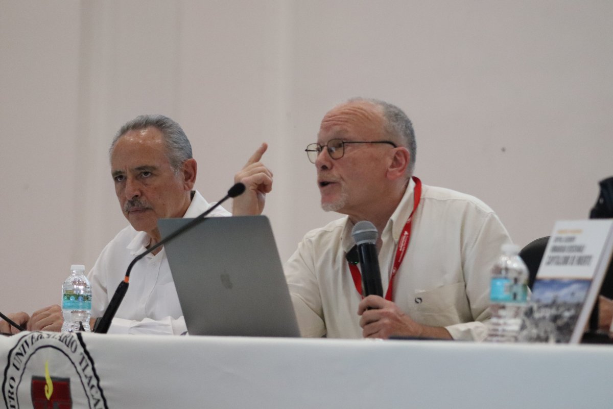 aperezzamorano's tweet photo. La jornada no para. En este primer día del III Congreso Internacional Universitario (CIU), acompañé al académico Andrés Piqueras durante la ponencia “Las razones estructurales de la guerra sistémica”.

Este importante espacio de análisis permitió reflexionar sobre las causas económicas, políticas y sociales de los conflictos que hoy impactan al mundo, así como sobre los retos que enfrentan las sociedades ante la crisis del sistema actual.