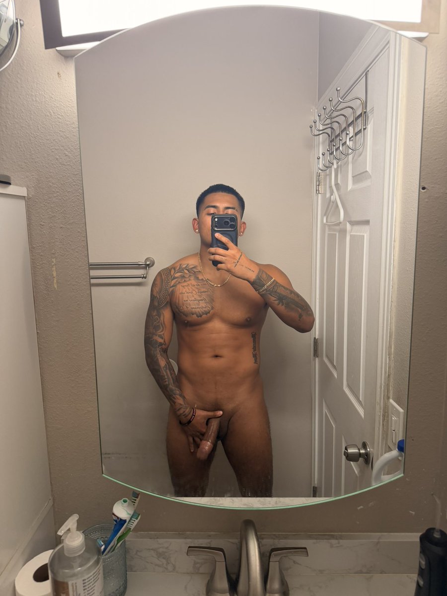 ibfrmla's tweet photo. Let’s shower together to save water?😏 https://t.co/ZZMKFHmNaX