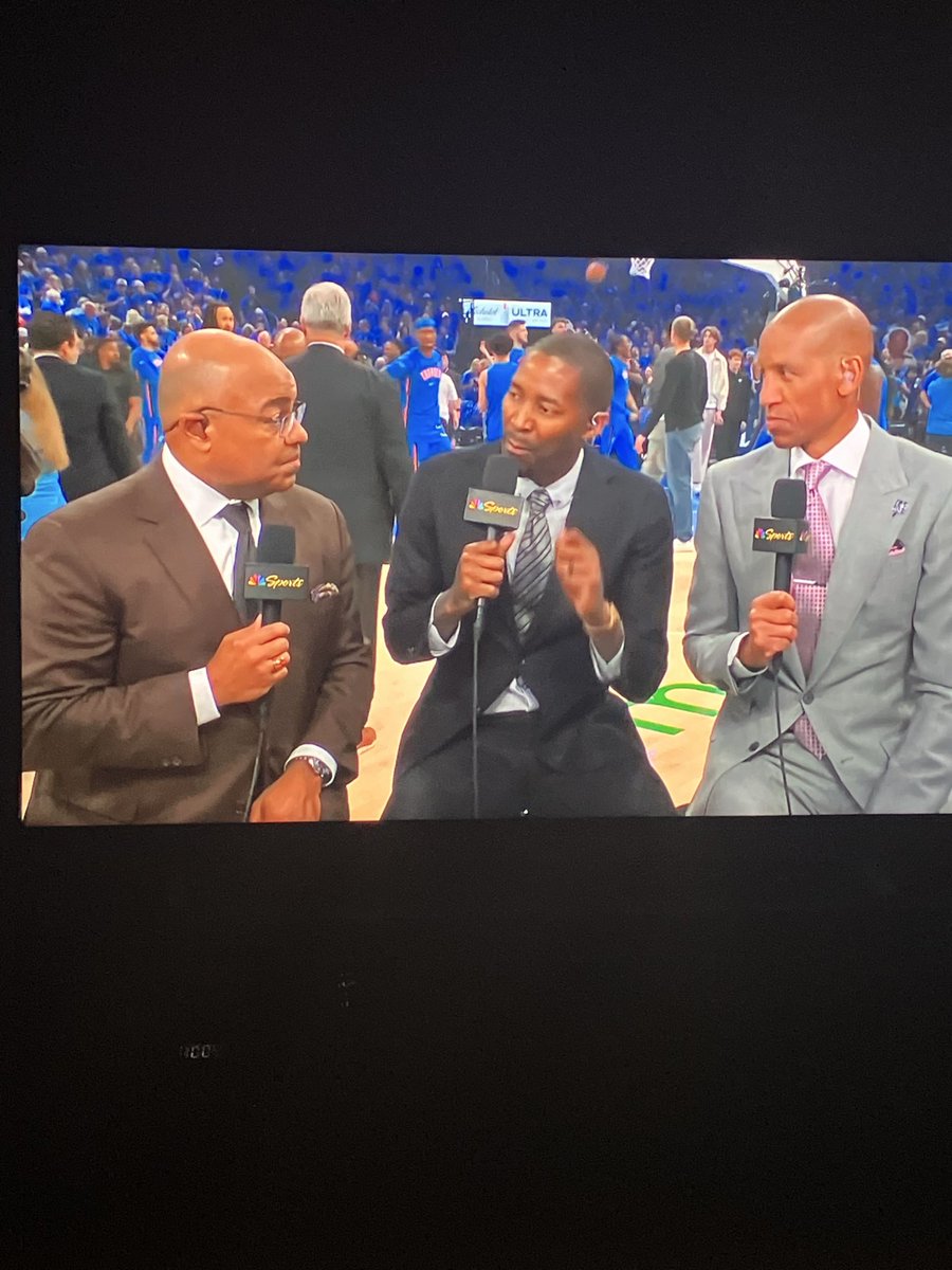 max_swervzer's tweet photo. #nba Mike Tirico makes Reggie Miller look like Bryant Gumble https://t.co/X7zAbdeenY