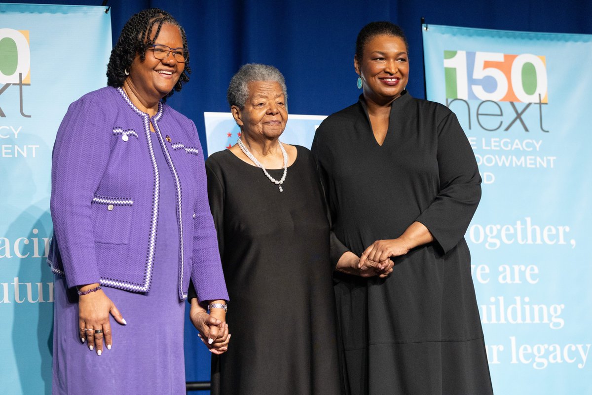Stacey Abrams tweet media
