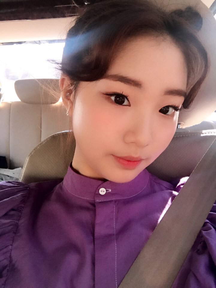 Loona Selca Bot ✨ tweet media