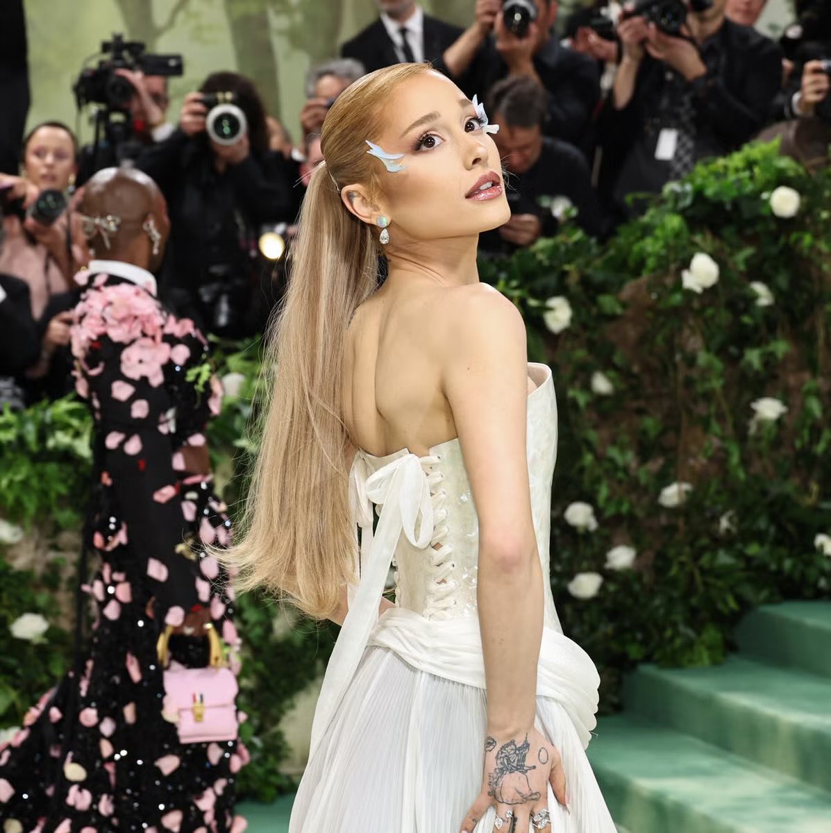 AriMutualsGain's tweet photo. ꕤ GAIN ARIANA MUTUALS ꕤ

- reply “hate that i made you love me”
- follow everyone who likes your reply
- retweet to spread, and follow for more 🤍

#petal #stantwt #gain https://t.co/NLn2DLPe24