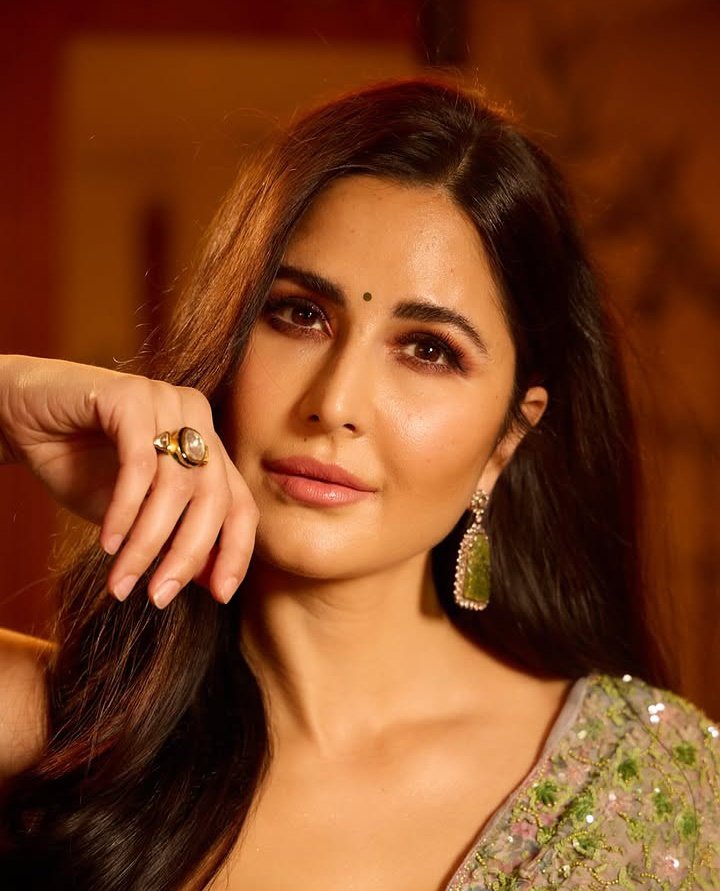 BhavanaJi099's tweet photo. Name: Katrina Kaif
Date of Birth: July 16, 1983
Birthplace: Hong Kong
Nationality: British
Profession: Actress, Entrepreneur
Zodiac Sign: Cancer
Height: Around 5 ft 8 in (174 cm)
Hair Color: Black
Eye Color: Brown

CAREER

• One of the biggest and most successful actresses in Bollywood
• Started her Bollywood journey in the early 2000s and became a top star with dedication and consistency
• Known for her elegance, screen presence, dance performances, and versatility
• Some famous films include Zindagi Na Milegi Dobara, Ek Tha Tiger, Tiger Zinda Hai, Namastey London, Welcome, Rajneeti, and Merry Christmas
• Also the founder of the beauty brand Kay Beauty

AWARDS & RECOGNITION

• Winner and nominee of several Bollywood awards
• Praised for both commercial blockbusters and strong performances in dramatic roles
• Recognized as one of Bollywood’s top fashion and fitness icons

FUN FACTS

• Famous for hit dance numbers and graceful style
• Built a huge fan following across India and internationally
• Known for her disciplined lifestyle and private personality

#KatrinaKaif