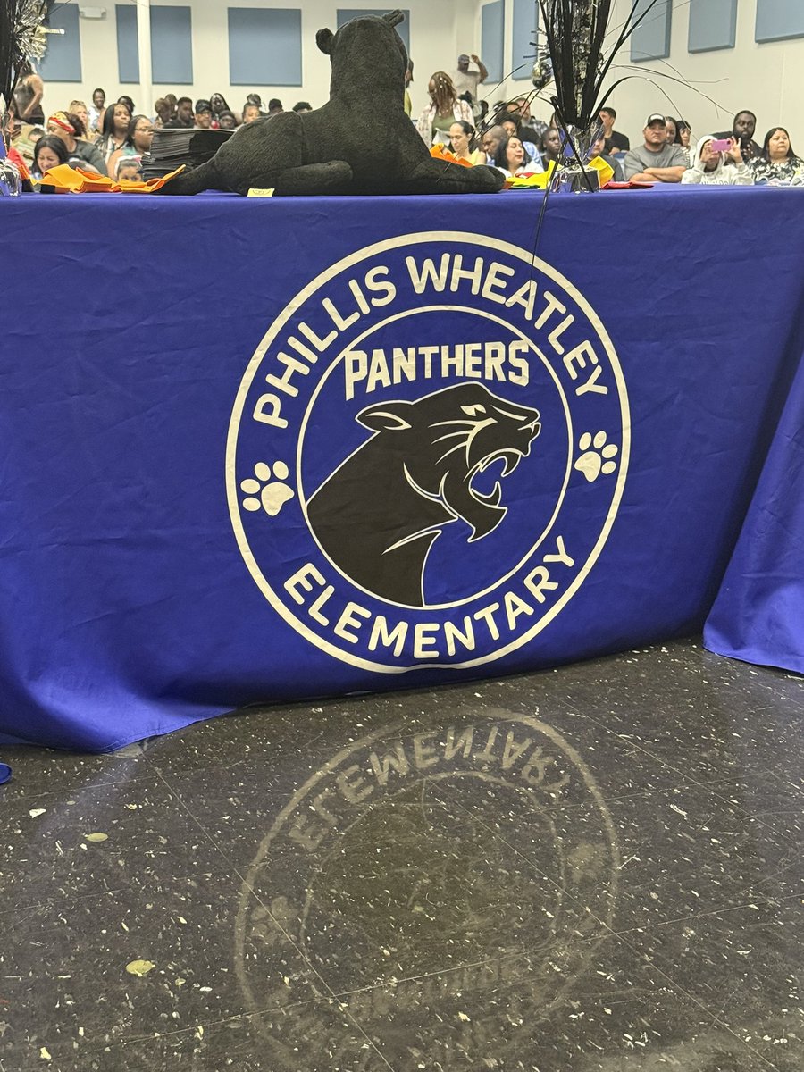 Shep71's tweet photo. Special moment being asked to give the Keynote Speech for the 5th grade scholars of  Phillis Wheatley Elementary as they move on to Middle School‼️ Spoke to them about holding on to Dreams, Purpose, & Faith. Thank YOU for allowing me to return HOME 🥹#ShepInspires #KeepTheChange #LeaderSHEP #Commencement