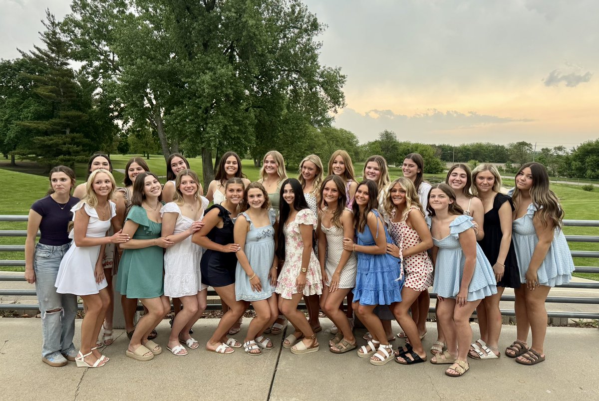 DCHS Girls Golf tweet media