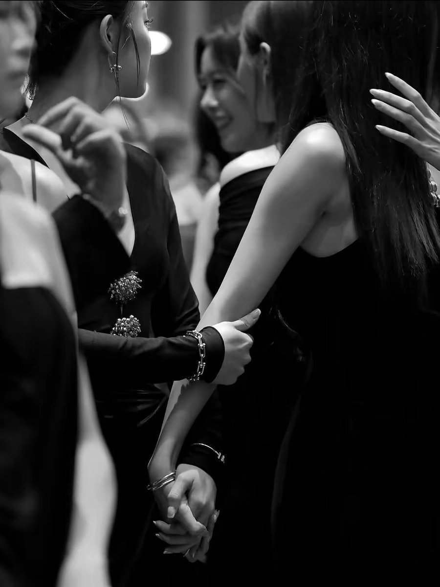 backjaureguii's tweet photo. No se puede negar que son una pareja que desbordan clase y elegancia 

#LenaMiu https://t.co/coRQIbVPxG