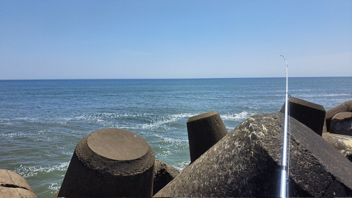 ty3713's tweet photo. テトラに来ても人いない
イコール
魚いない
もうやめた笑
#波崎　#鹿島　#釣り https://t.co/jbBfVAtdgE
