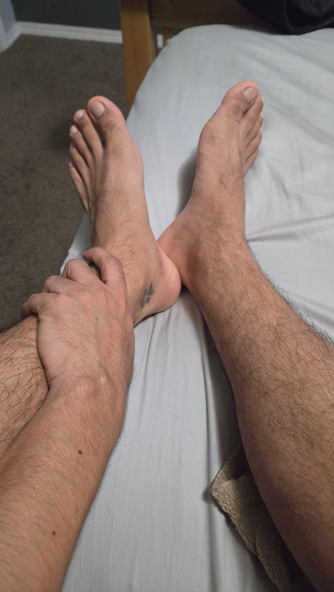 SarmientoEngel's tweet photo. Worship my feet https://t.co/oH16KrERHs
