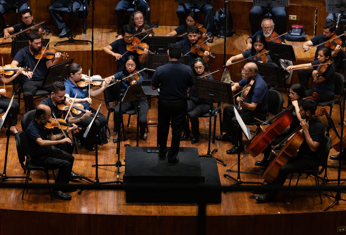 McdGuate's tweet photo. #Guatemala | 🎶 La @OSNGuate realizó el III Concierto de Temporada Escolar, dirigido por el maestro Silber García, para compartir la música sinfónica con estudiantes del interior y de la ciudad capital, quienes asistieron al Conservatorio Nacional de Música “Germán Alcántara”. https://t.co/eGSc6GqPhg